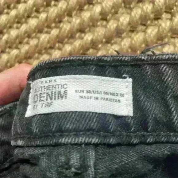 Zara Authentic Denim by TRF Women's Denim Jean Shorts Black Size 6 Distressed - Picture 6 of 8